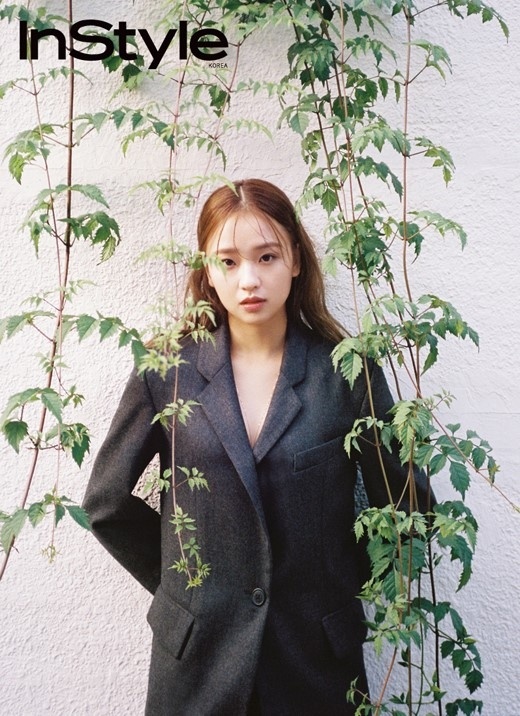 韩国前体操一姐孙妍在拍写真 普吉岛展清纯气质