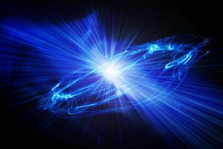 现在的led 灯基本都是将蓝光打在荧光粉上再一起照射出红绿蓝的混合光