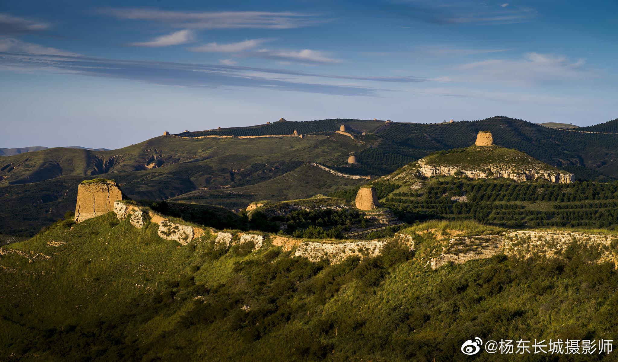 偏关县城全景,山顶护城楼,万里长城第七关偏头关城楼组合～哈苏x1d
