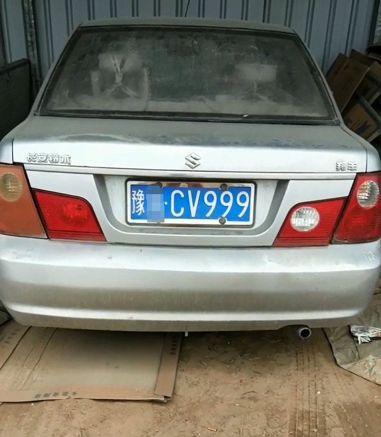 废品厂现"豹子"号长安羚羊,当看到车牌号,忍不住竖起了拇指!