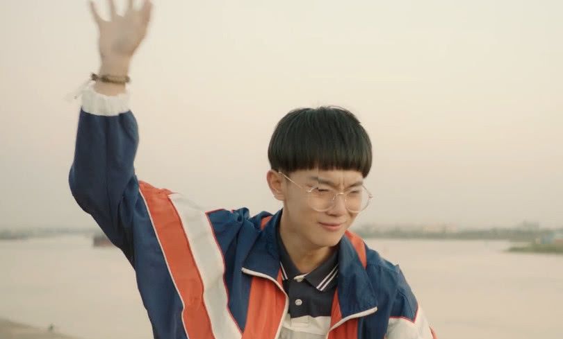 人不彪悍枉少年:二条选择出国留学,5年后变国际巨星,和她结婚