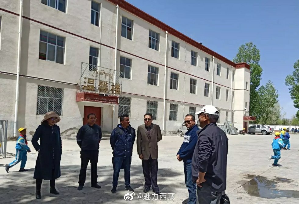 林周县委副书记,县长高军深入学校调研指导异地搬迁户子女就学和联合