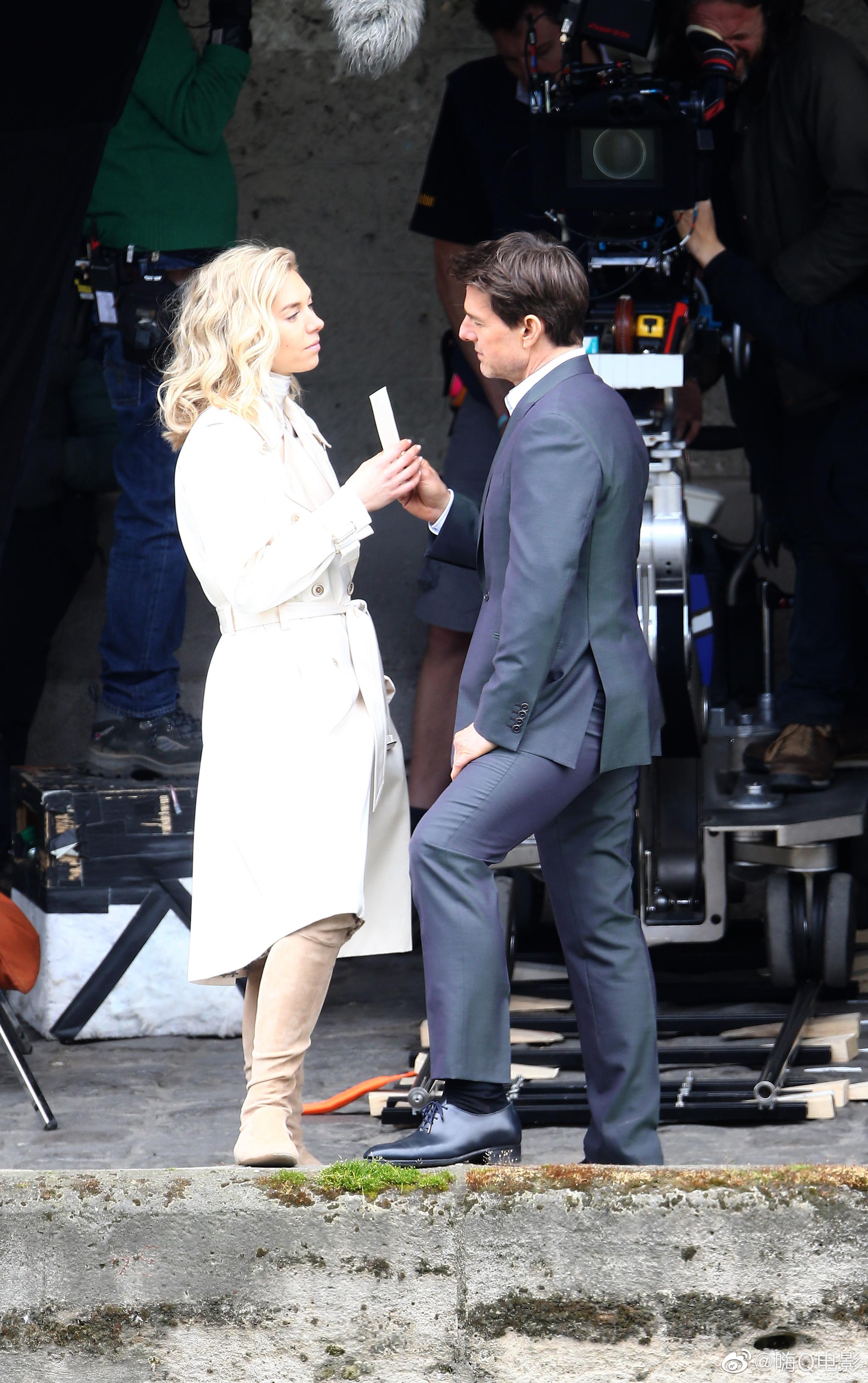 高清旧图|汤姆·克鲁斯|片场|凡妮莎·柯比_新浪新闻