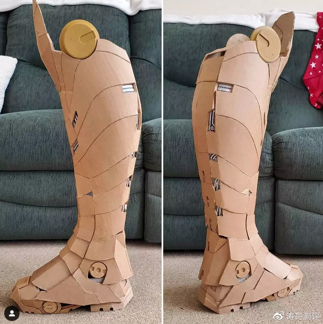 用硬纸板做的11钢铁侠盔甲还能发光这位小哥简直神了