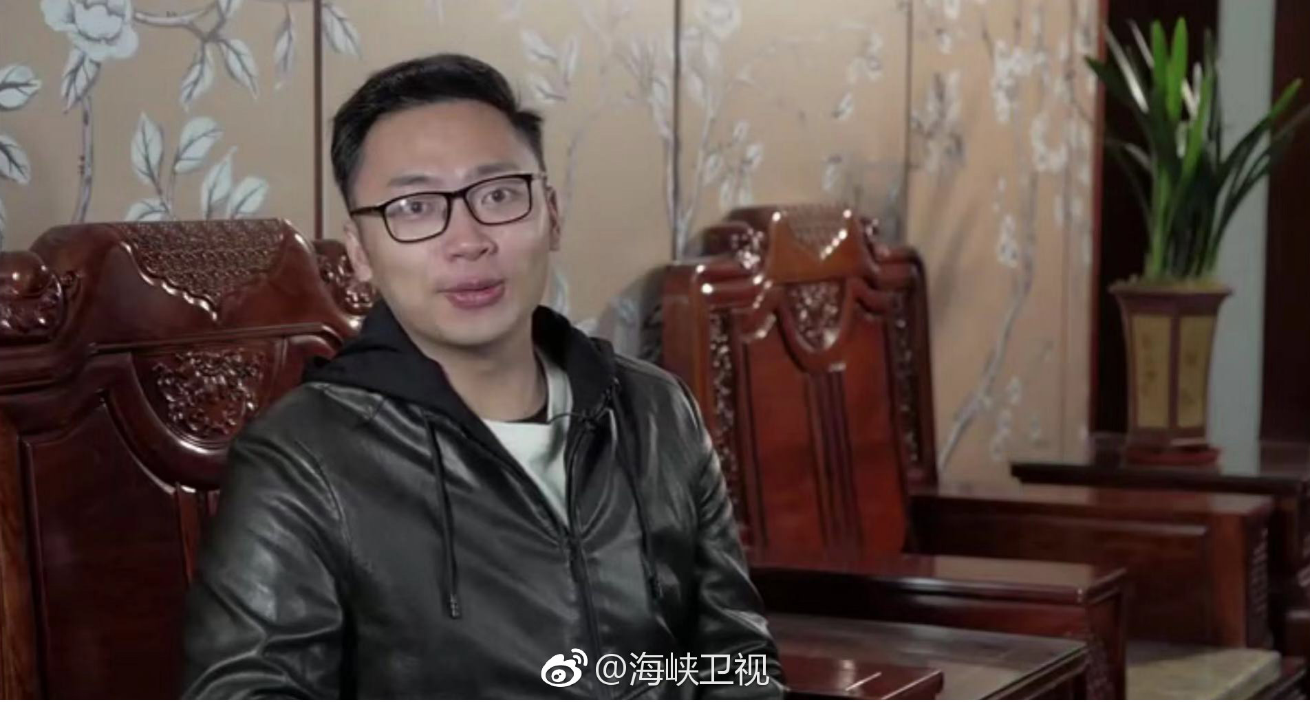 陈宇辰,今年25岁是个孝顺温柔的好青年,刘芳,今年25岁