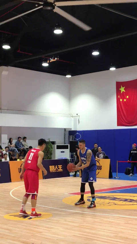 前cba老将王晶对前韩国国手李胜俊,晶爷还是你晶爷!