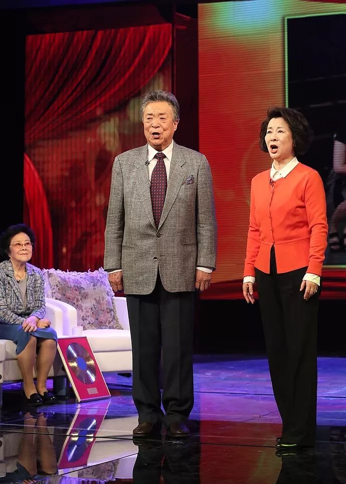 实拍鹤龄90寿艺海65春的李光羲与他的一家