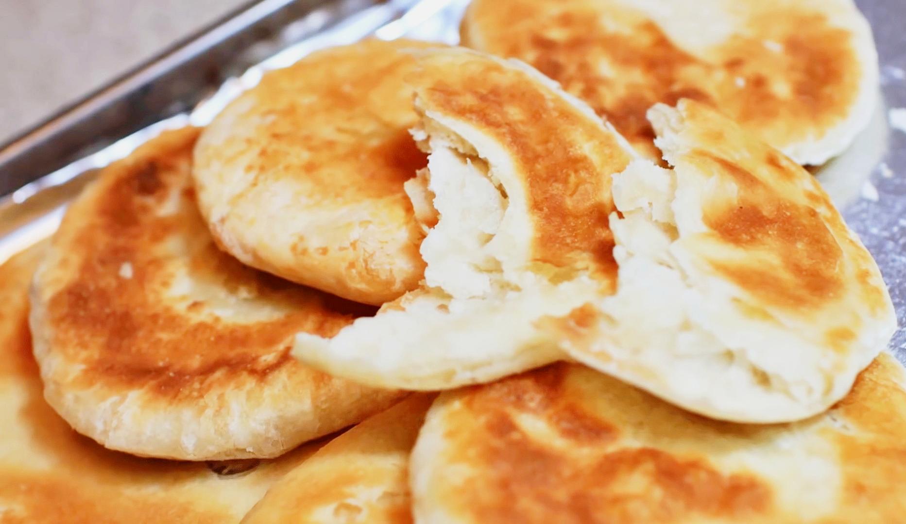 油酥烧饼,外面卖5元一个,大妈教你秘方,简单又营养,家人爱吃