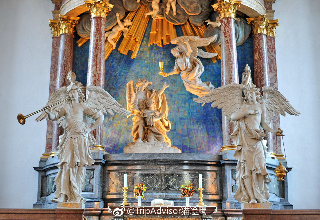 梦见被狗救是什么预兆 狗狗救主的梦境解析