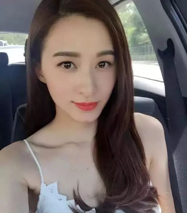 tvb最美女配自封"圣诞老婆" 谈及婚嫁即甜笑回应:随缘