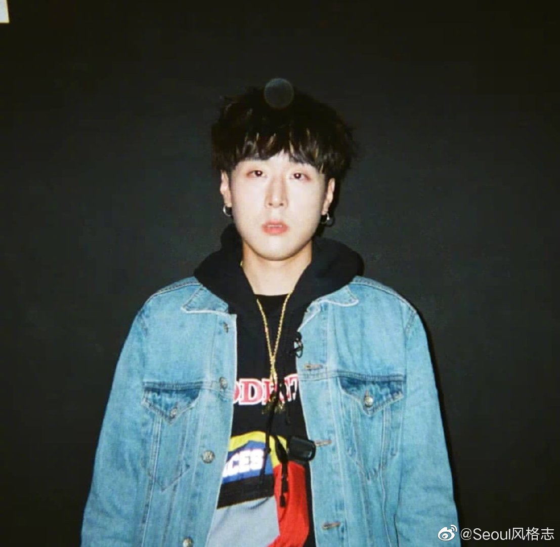 人称酸哥的ph1朴俊元是一名美籍韩裔的rapper