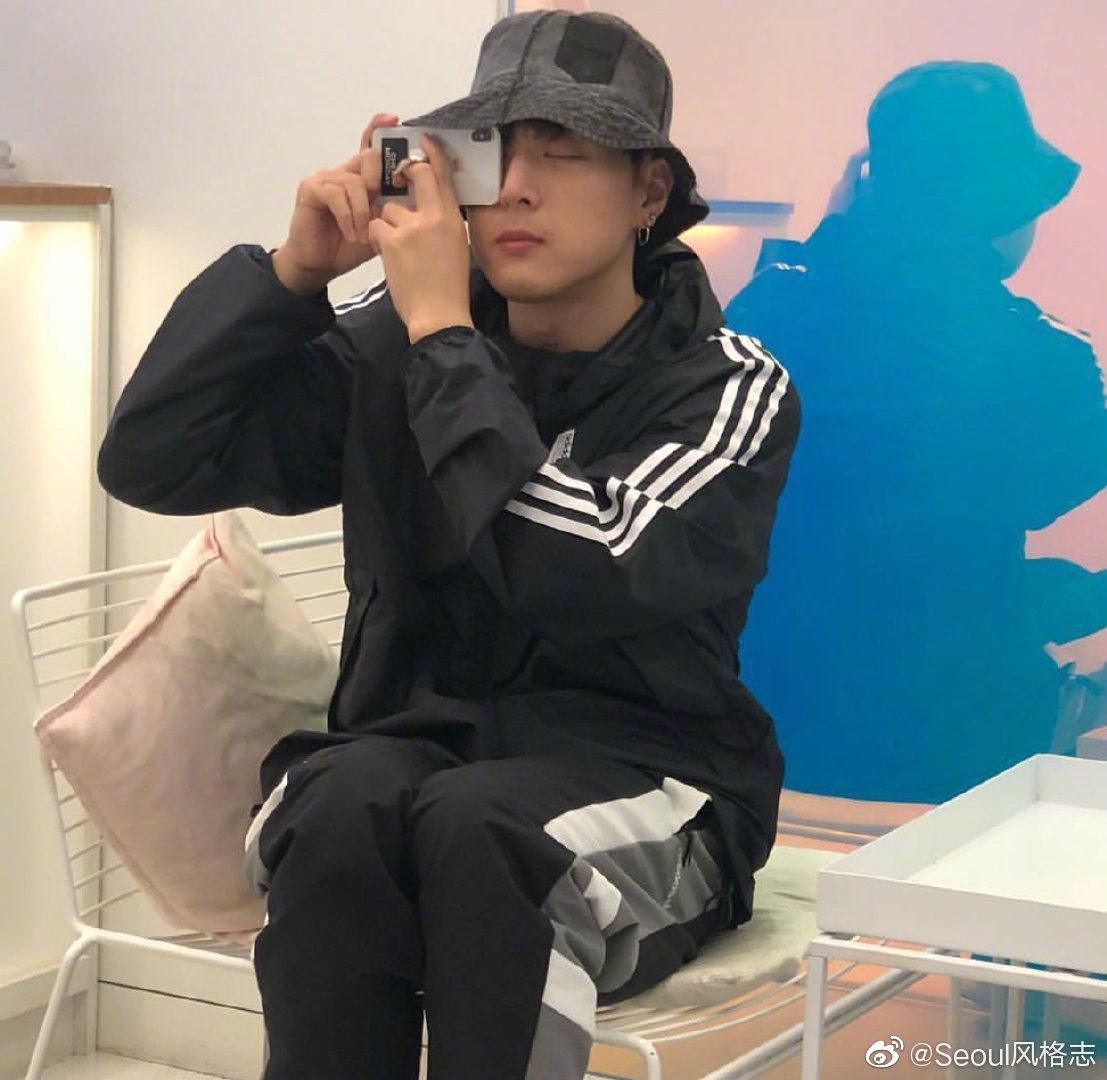 人称酸哥的ph-1朴俊元是一名美籍韩裔的rapper