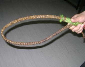 街上乱涂鸦要行鞭刑不可能吧揭密新加坡鞭刑有多残酷