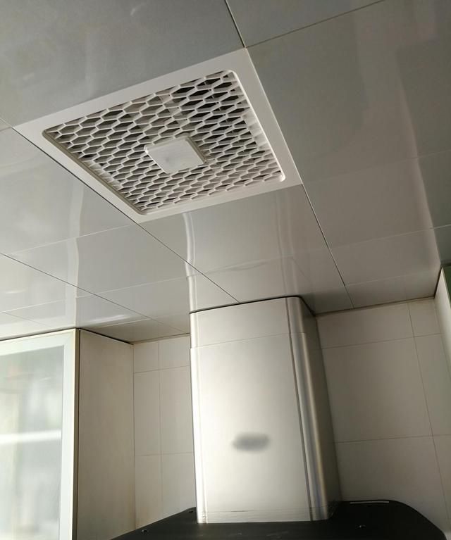 厨房要不要留中央空调出风口师傅劝我别花冤枉钱