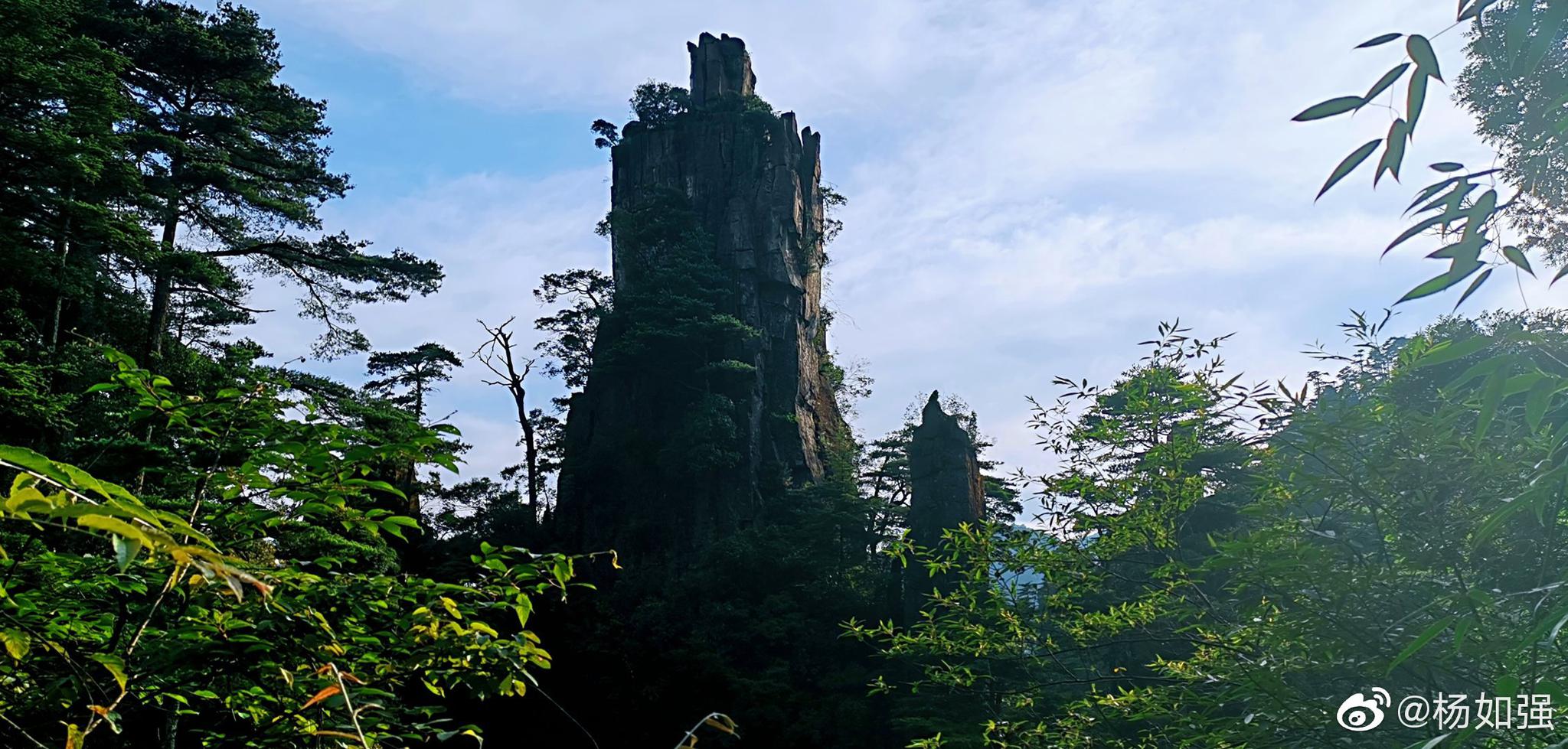 莽山,将军石矗立山水间!@中国摄影师联盟 @中国新疆 @北京老夏