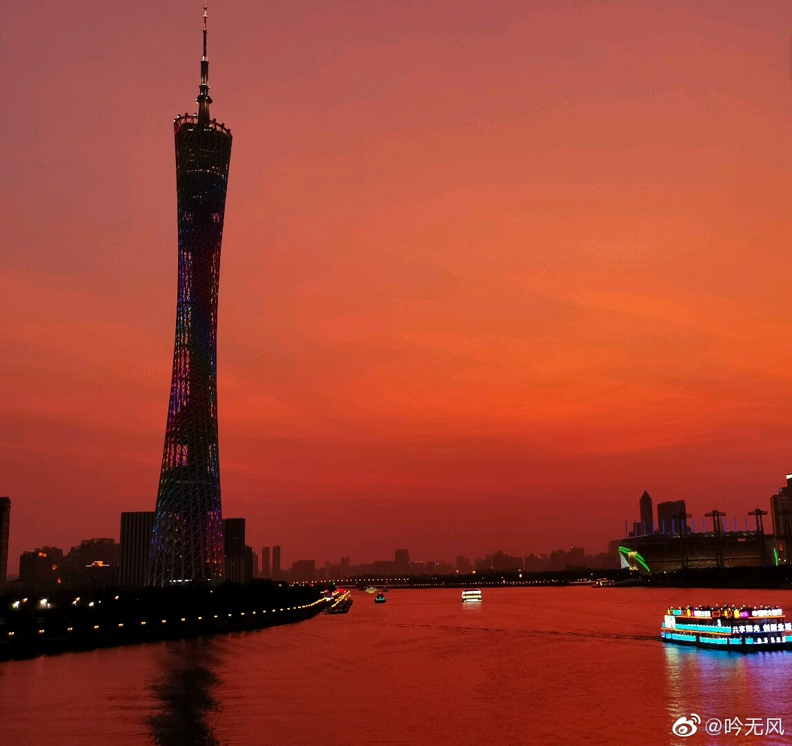 台风前的傍晚景色真美 少女系系列啊 不可就是热得不行