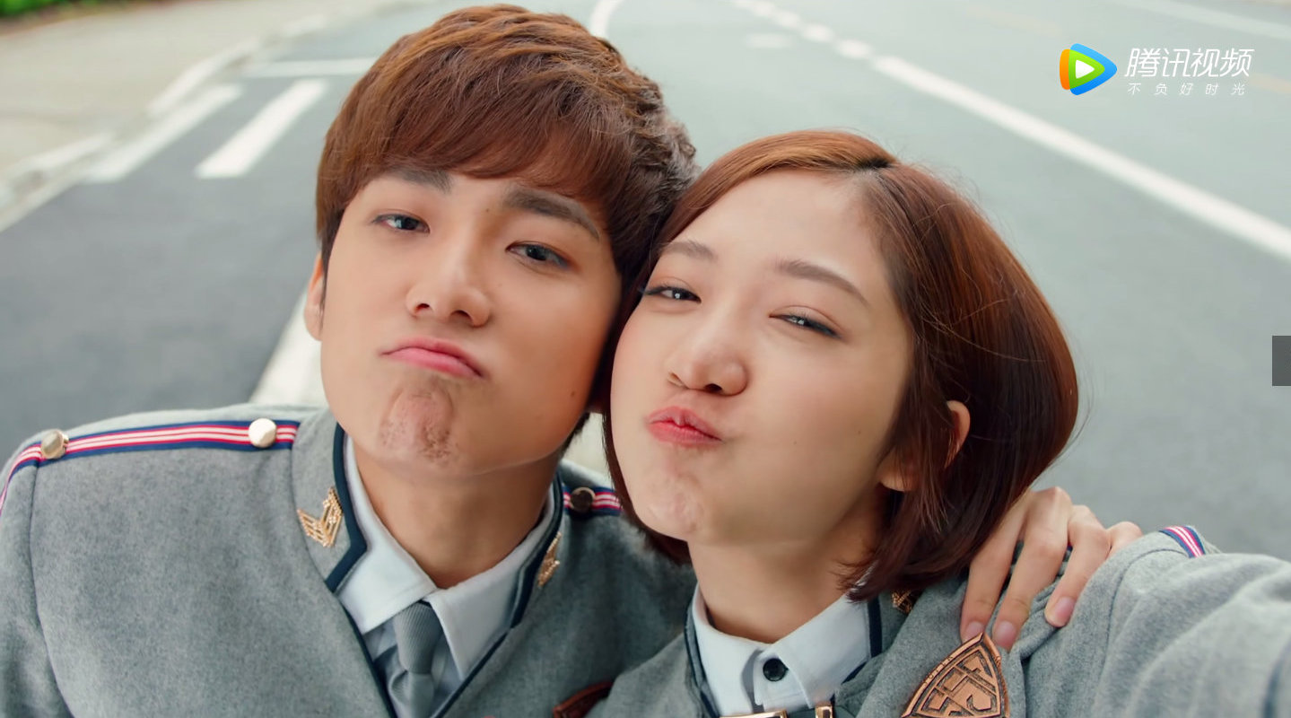 我突然反应过来小欢喜里的季杨杨不就是超星星学园里面的周董吗!