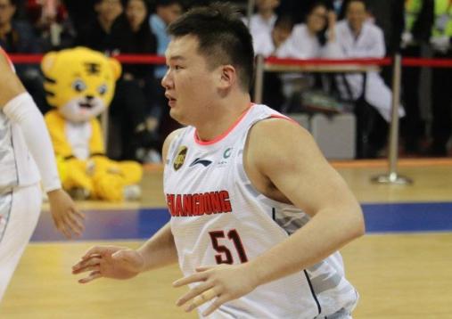 万圣伟积极备战粤疆大战,踩场训练后加练体能,有望再次扮演奇兵