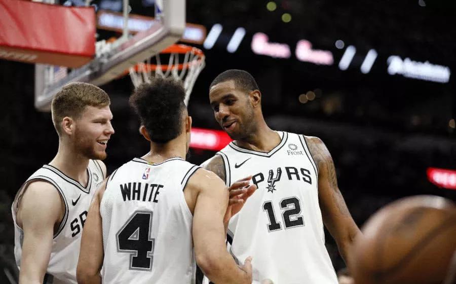 马刺怀特谈末节爆发率队赢球,德罗赞的话却很有内涵|怀特|德罗赞|马刺