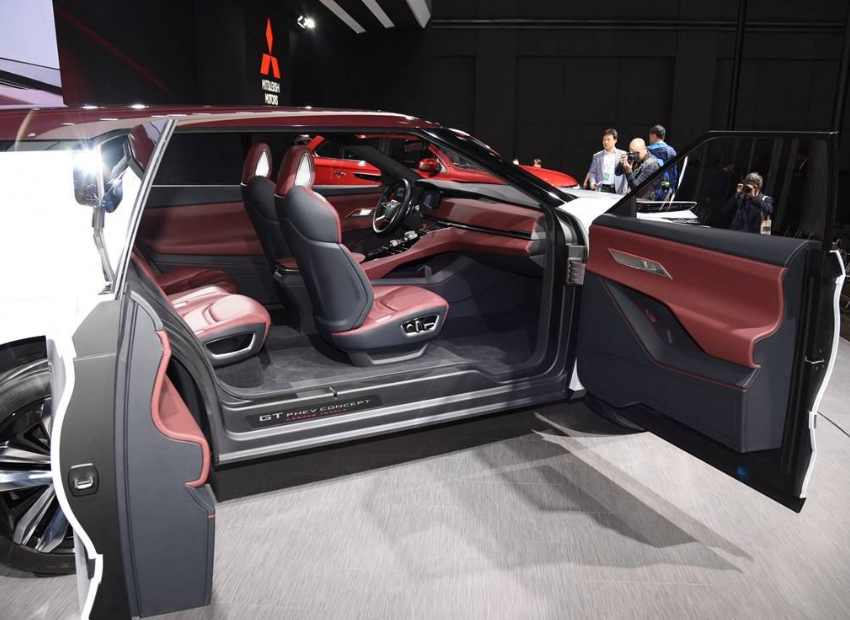 三菱欧蓝德的衍生车型三菱gt-phev,混合动力车型油耗超低