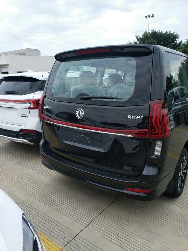 全国首辆东风风行m7实车到店,轴距超别克gl8 传祺gm8压力大了