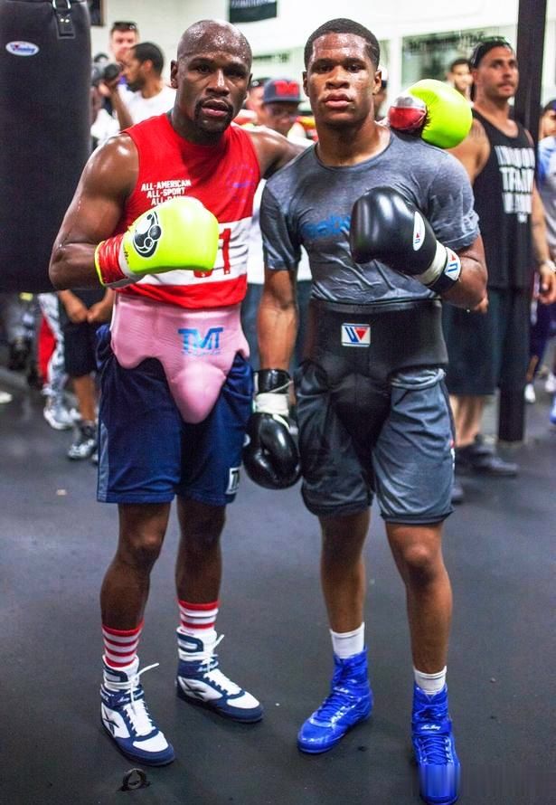 本周六,20战全胜新秀,对峙25战全胜新秀,其中一人是梅威瑟师弟