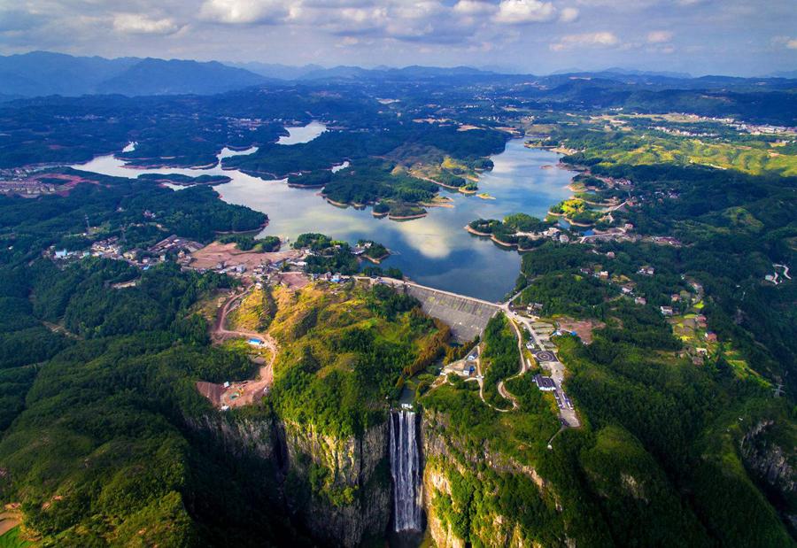 人口最少的县, 于1946年成立, 拥有百丈漈飞云湖景区|百丈|浙江|文成