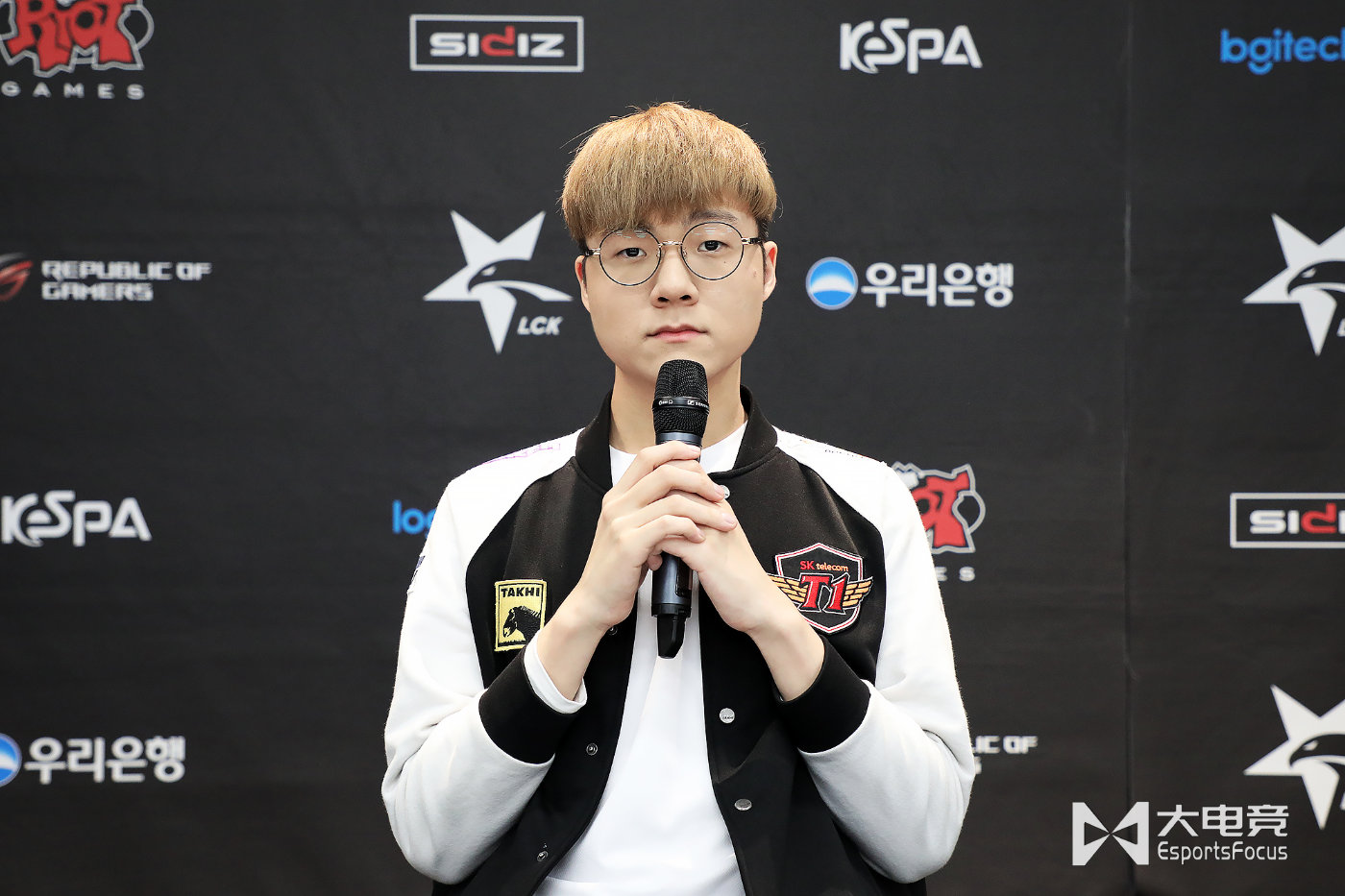 lck赛后采访teddy:第一局输掉后,真的很生气!