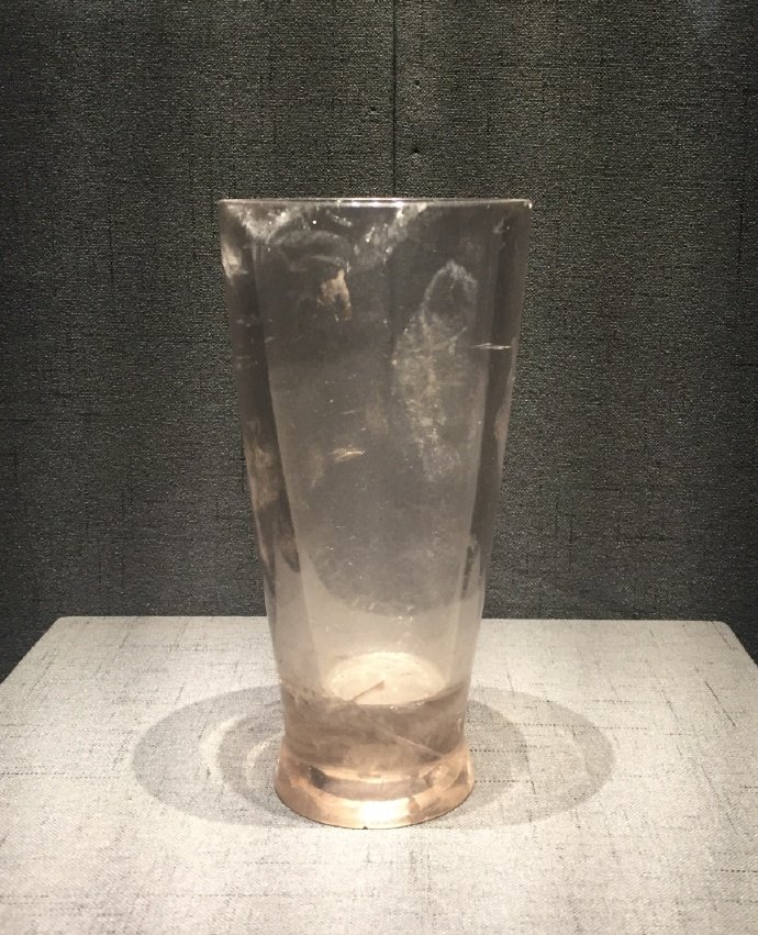 战国水晶杯,现藏于杭州博物馆,好像现在的玻璃杯呀