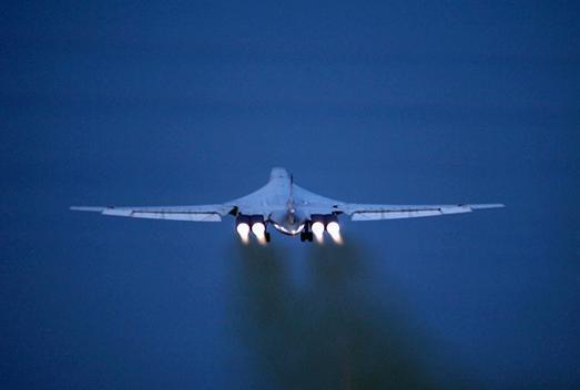 复活的白天鹅,俄罗斯图-160m2型战略轰炸机部件曝光,正加速生产