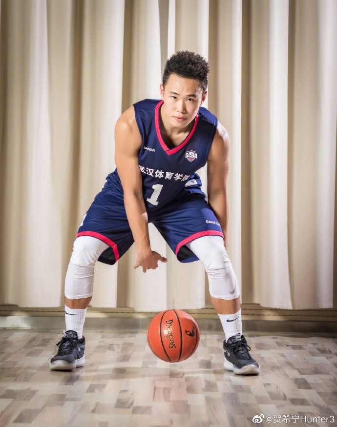 深圳队球员贺希宁hunter3日前正在征战全国体院联赛scba