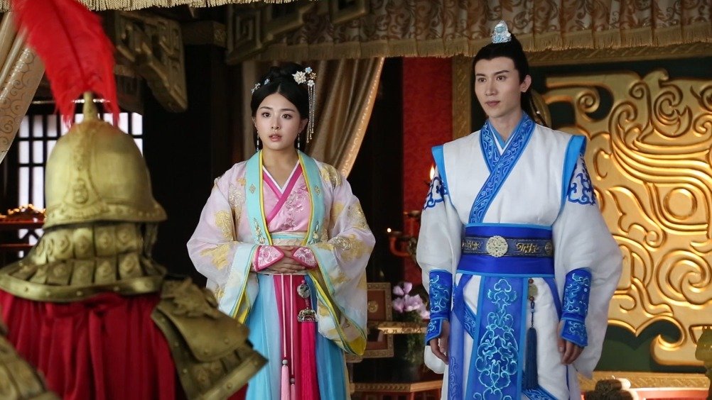 齐姜@张含韵 和重耳@王龙华 在屋里"打情骂俏"夷吾@张一山 在屋外偷