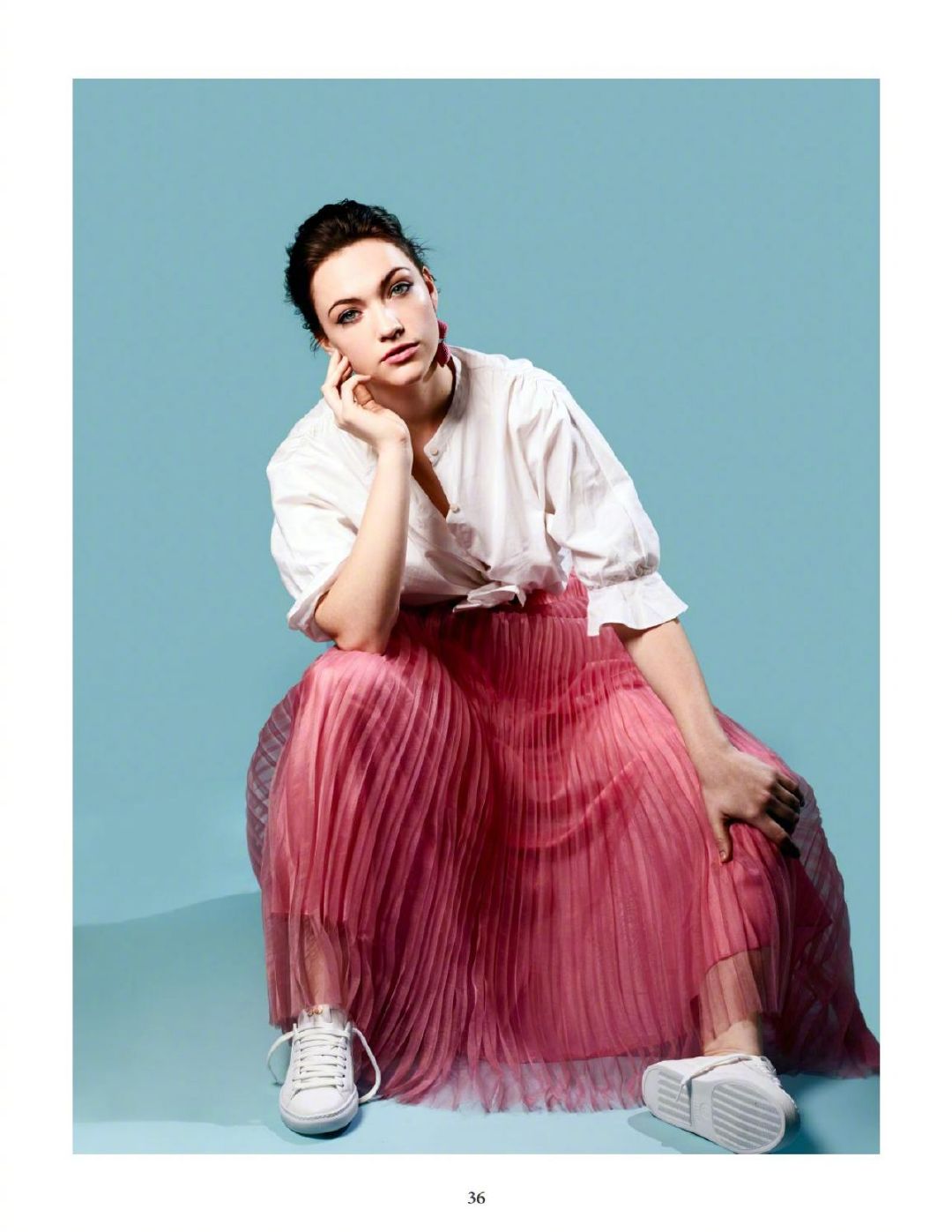 年轻女演员维奥莱特·比恩Violett Beane – Daily Shuffle Magazine D