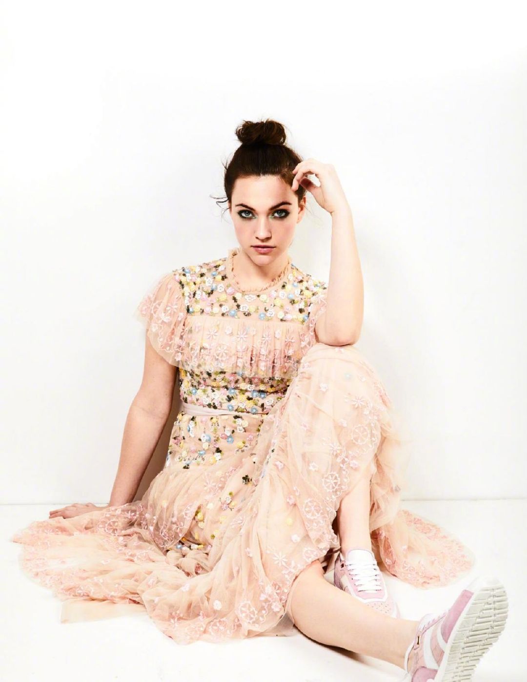 年轻女演员维奥莱特·比恩Violett Beane – Daily Shuffle Magazine D