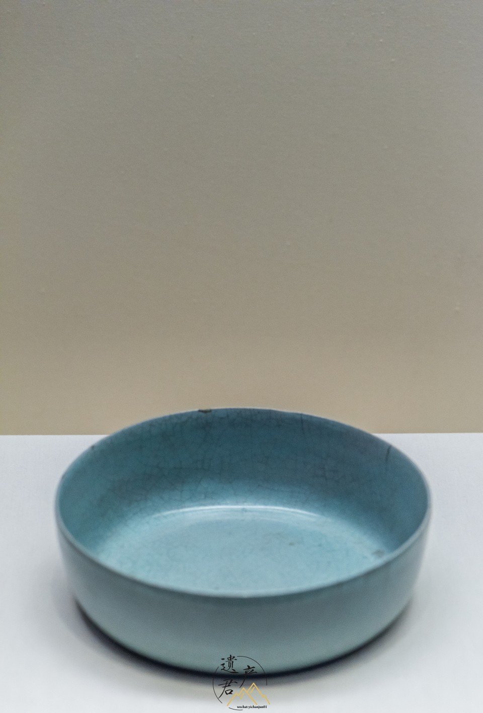 汝窑是宋代五大名窑之一,在宋代成为独步一时的瓷中极品,被认为是名窑