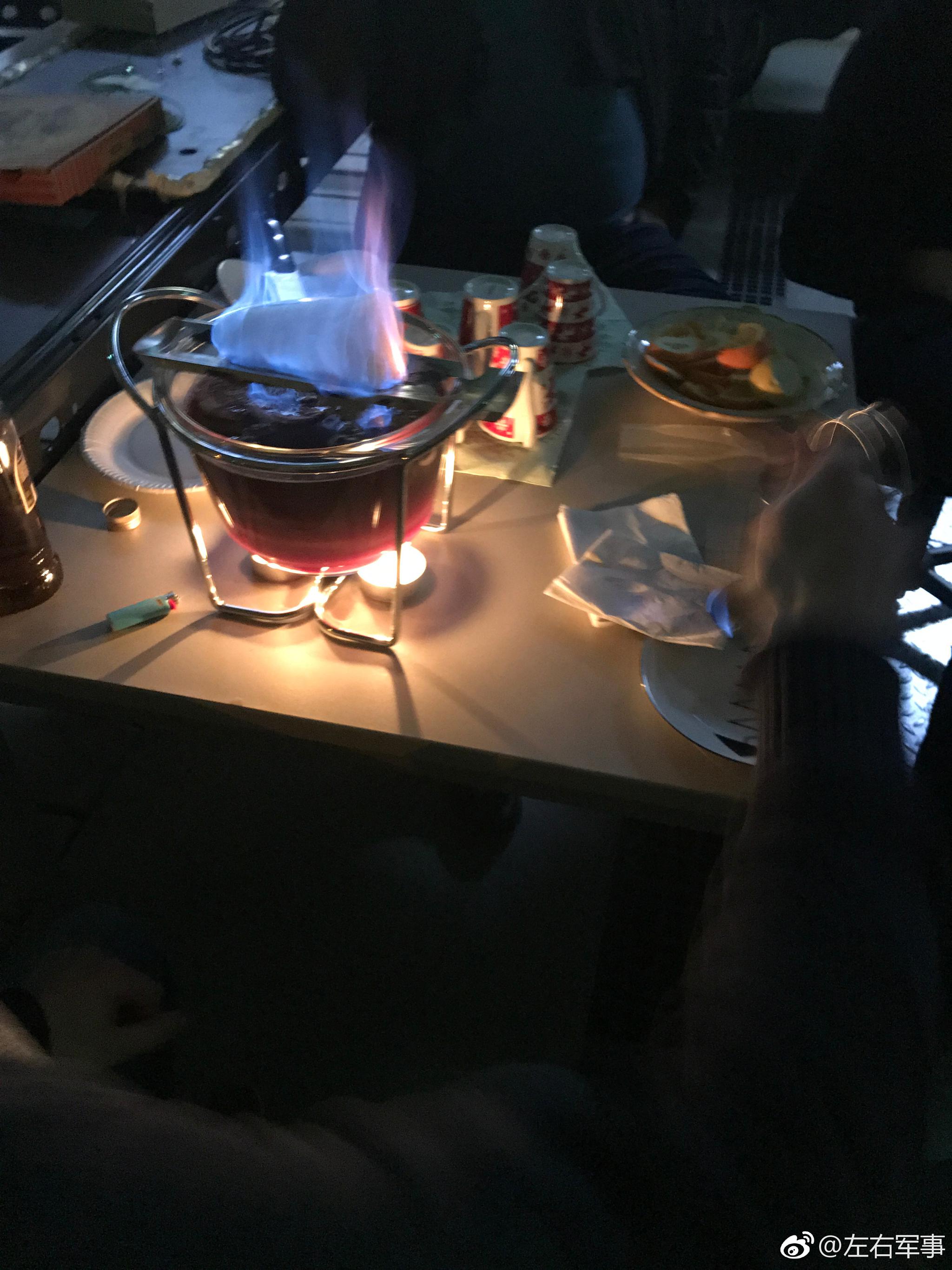 Po主在德国读博的时候有幸体验了一把德国火钳酒