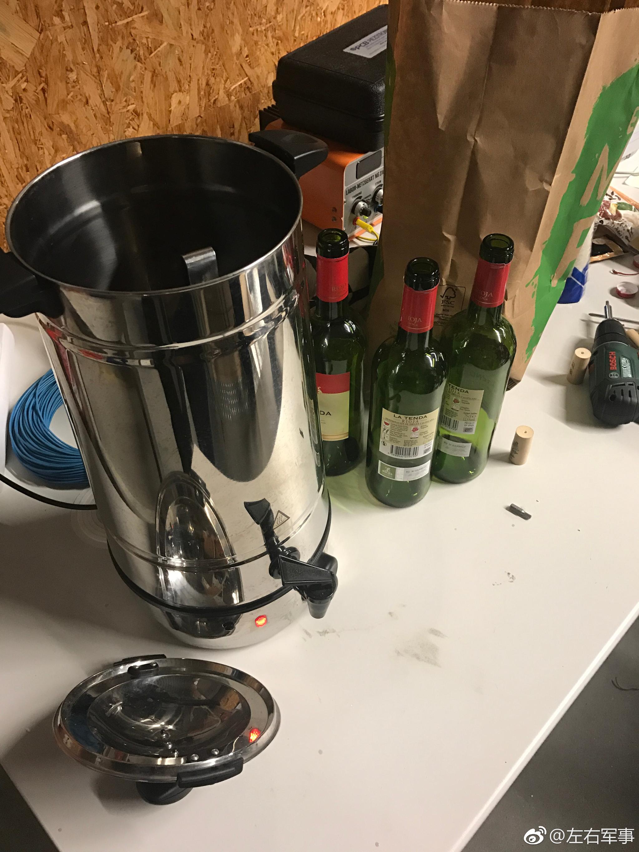 Po主在德国读博的时候有幸体验了一把德国火钳酒