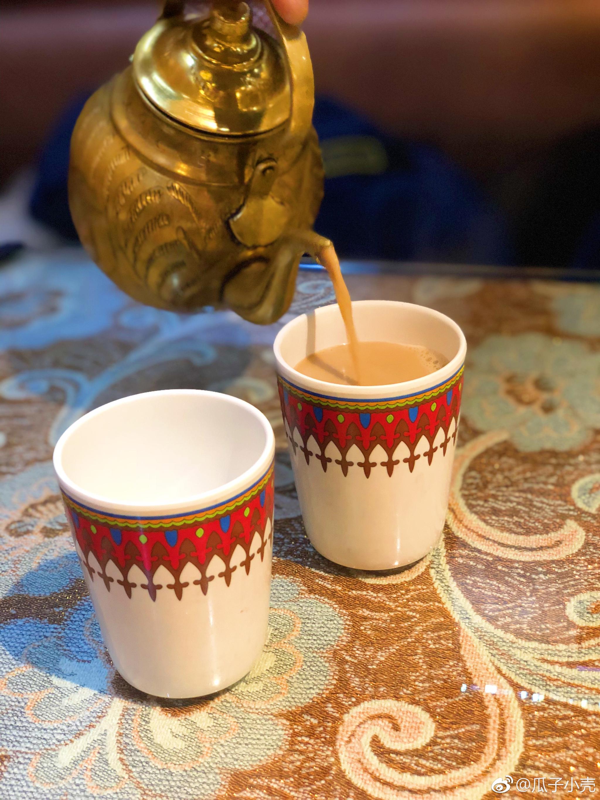 凉皮,烤馕,羊肉串,酸奶|新疆菜|咸奶茶|羊肉串_新浪新闻