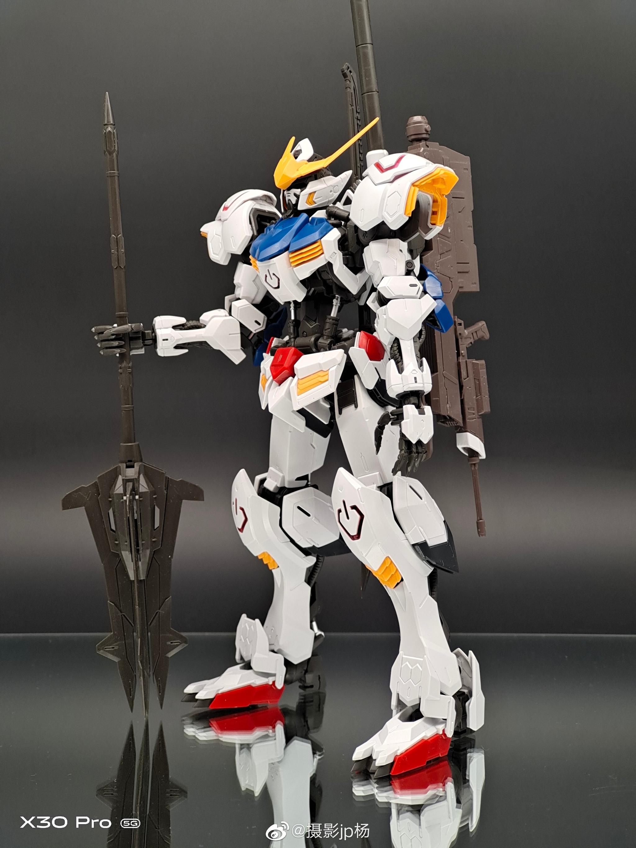 自我在家隔离,没事就摆拍高达(mg巴巴托斯),这样玩