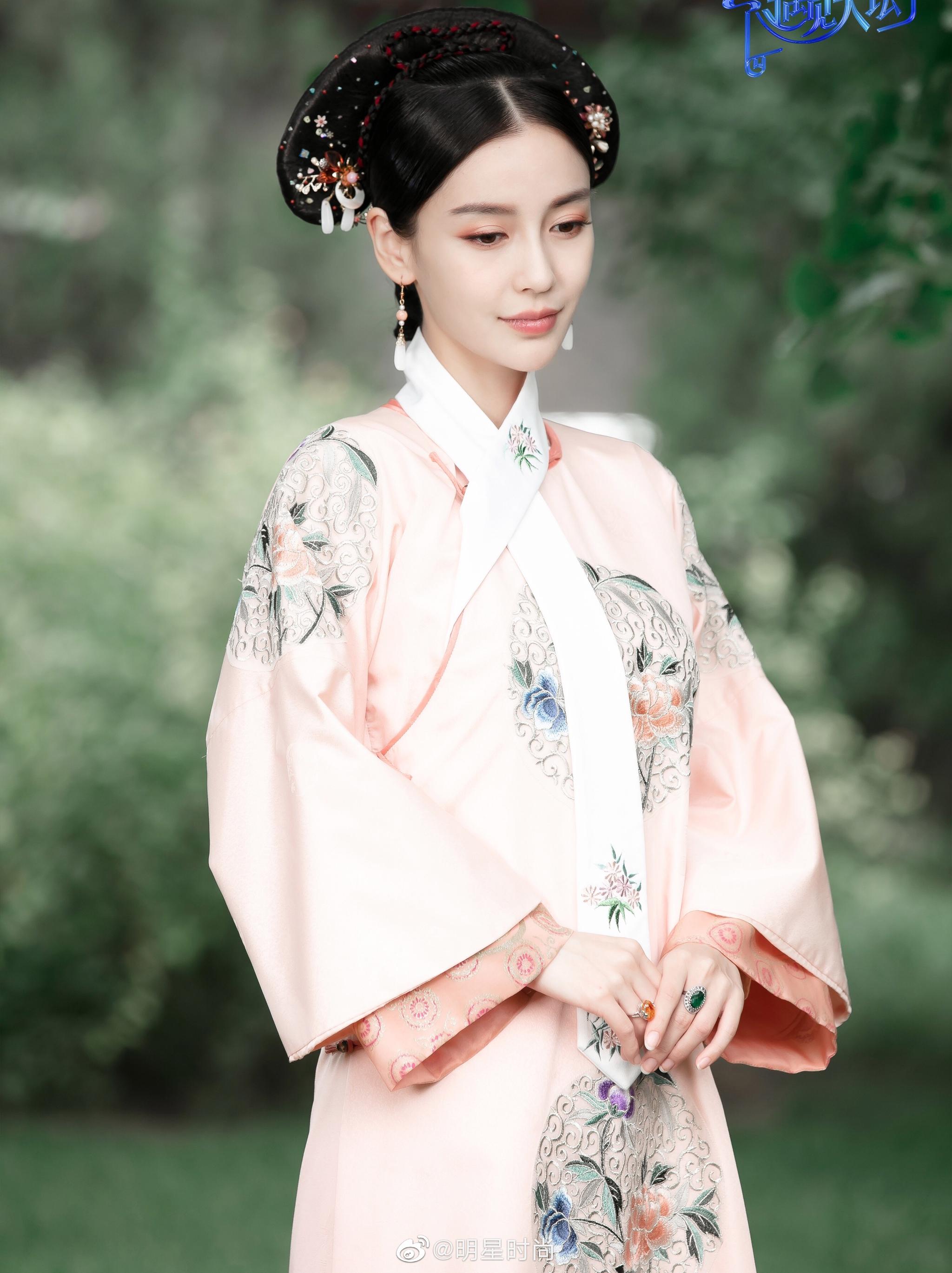 angelababy的清宫戏造型展现了她的另一面,清丽脱俗,天真烂漫
