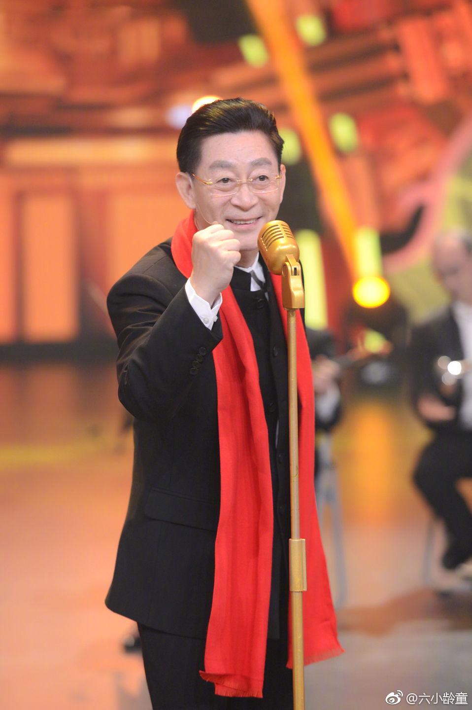 六小龄童刚庆祝自己666万粉丝,过了一会就掉了1w粉哈哈哈好尴尬|六小