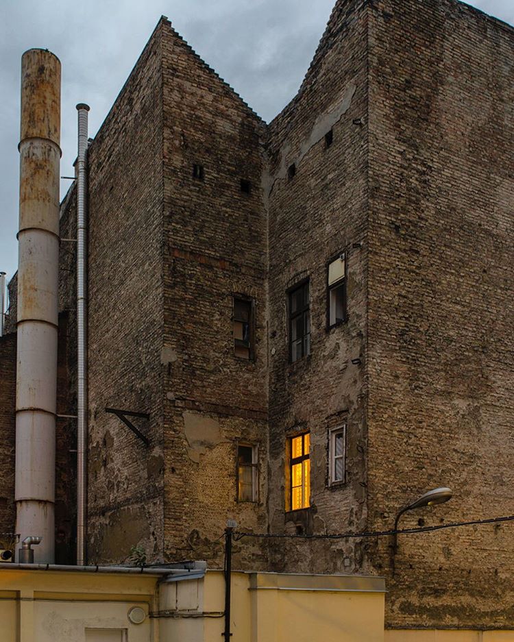 后窗| 柏林摄影师 jordi huisman