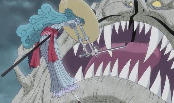 mom海贼团女剑客鬼夫人阿曼德,阿曼德为长首族,手持名刀白鱼,是一位