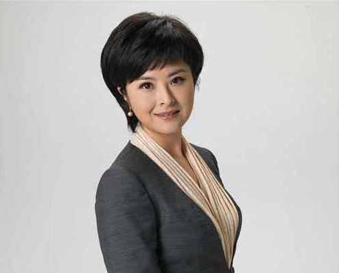 张泉灵回归荧屏65岁老公罕现身很有学者范儿两人20年感情如初