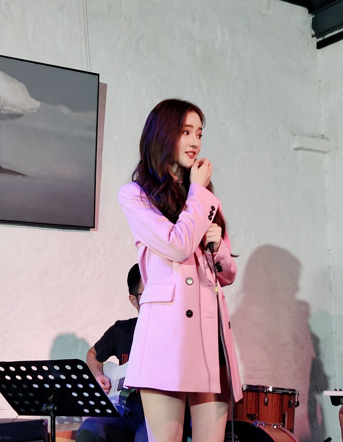 戴羽彤大长腿太惹眼私服穿搭原来这么时尚不愧拥有900万粉