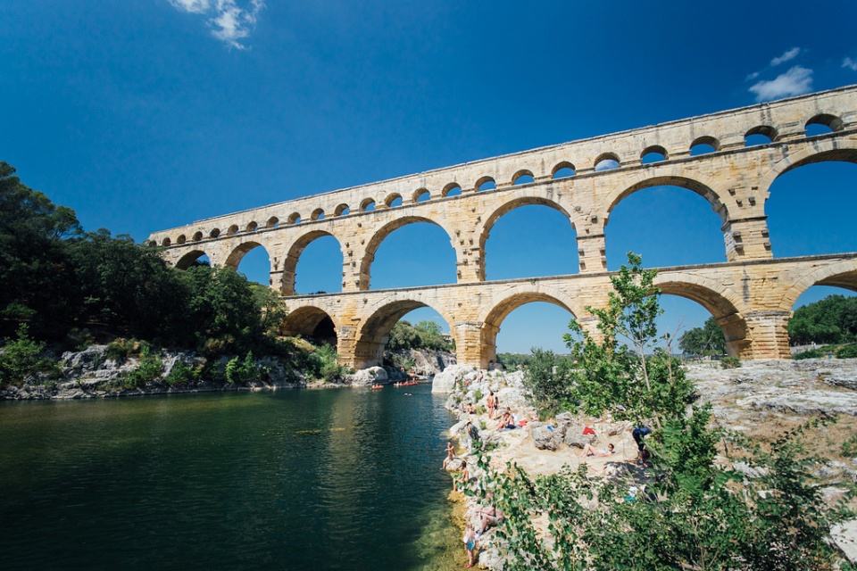 法国南部也有古罗马建筑嘉德水道桥世界唯一的三层水道桥