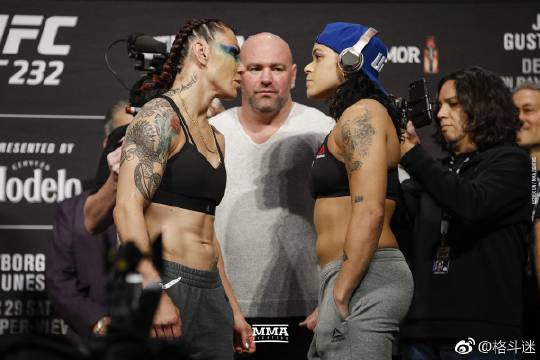 近距离看母狮ko机械婆,现场观众都炸了!