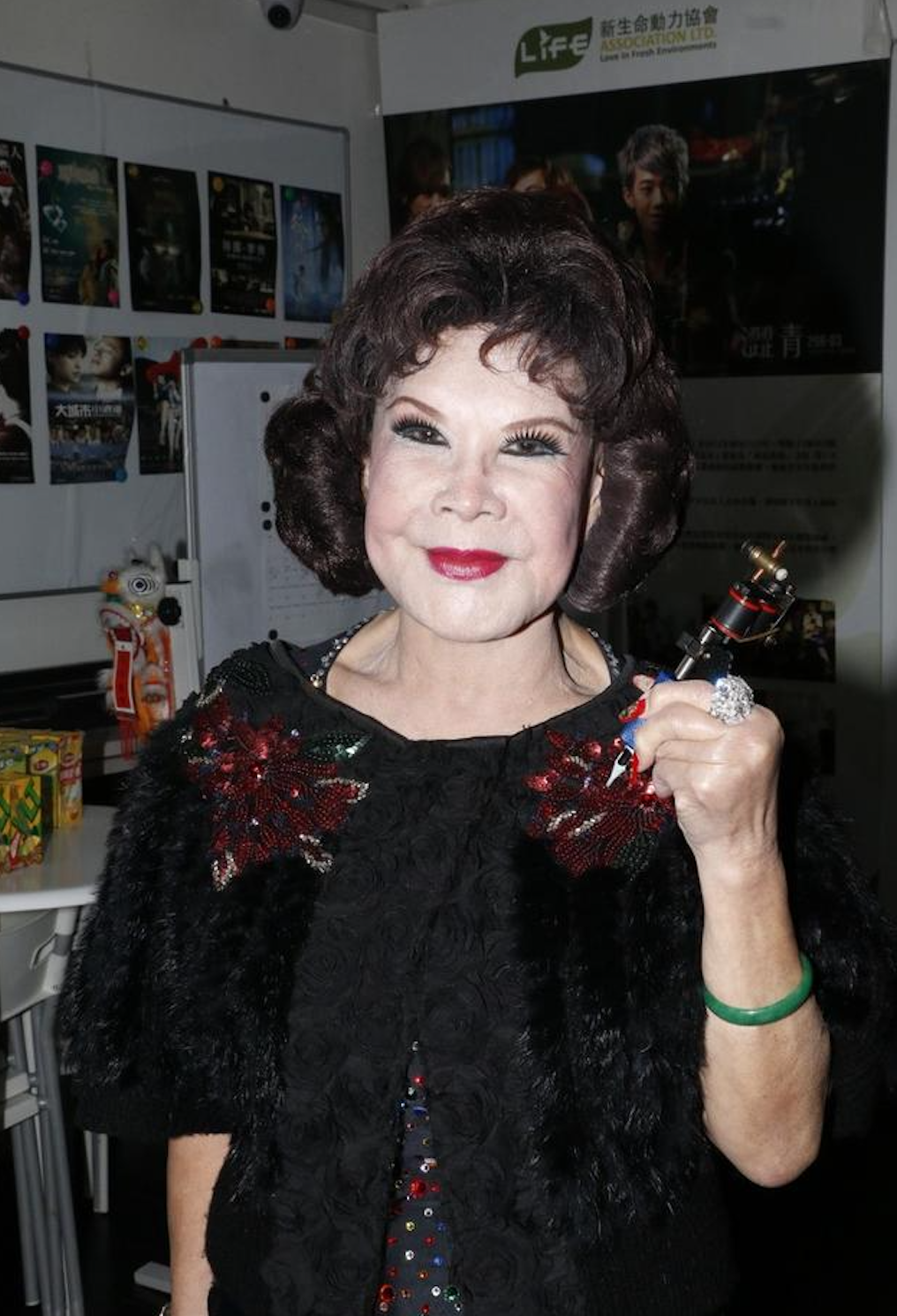 85岁黄夏蕙缺席洪金梅追思会昔日殡仪之星竟无缘闺蜜葬礼最讽刺