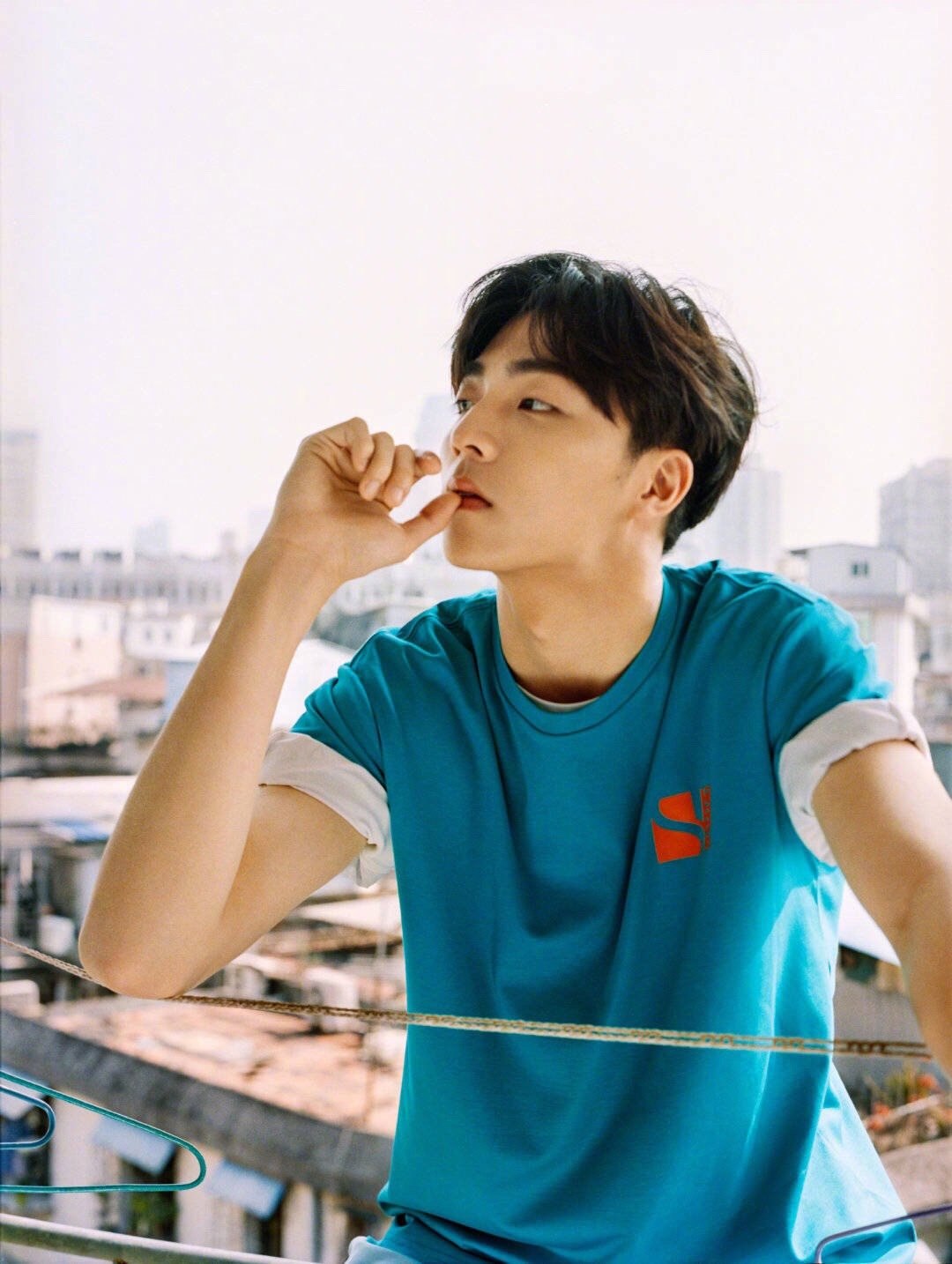 陈立农《男人风尚》四月刊内页大片让我们跟着阳光温暖的少年一起提