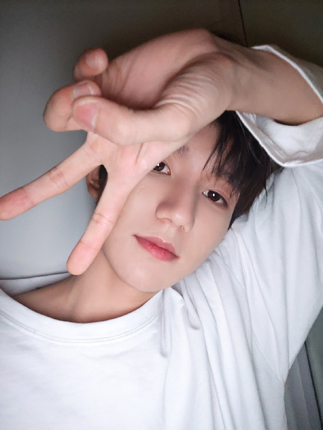 tfboys年后晒新自拍:王源秀锁骨,千玺顶着湿发,小凯眼神温柔